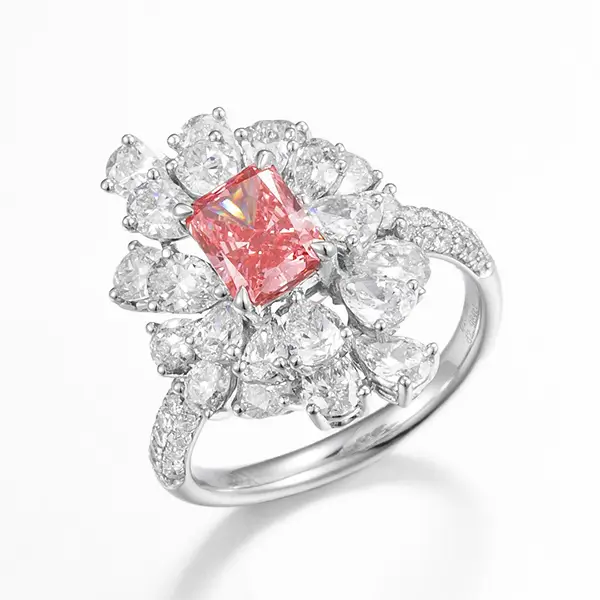 Fancy Pink Radiant Cut Lab Diamond Ring_ 1